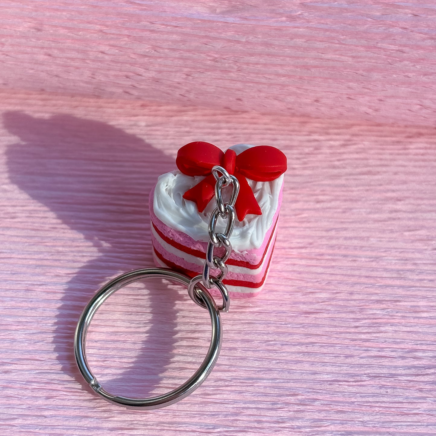 Rosette Cream Cake Keychain