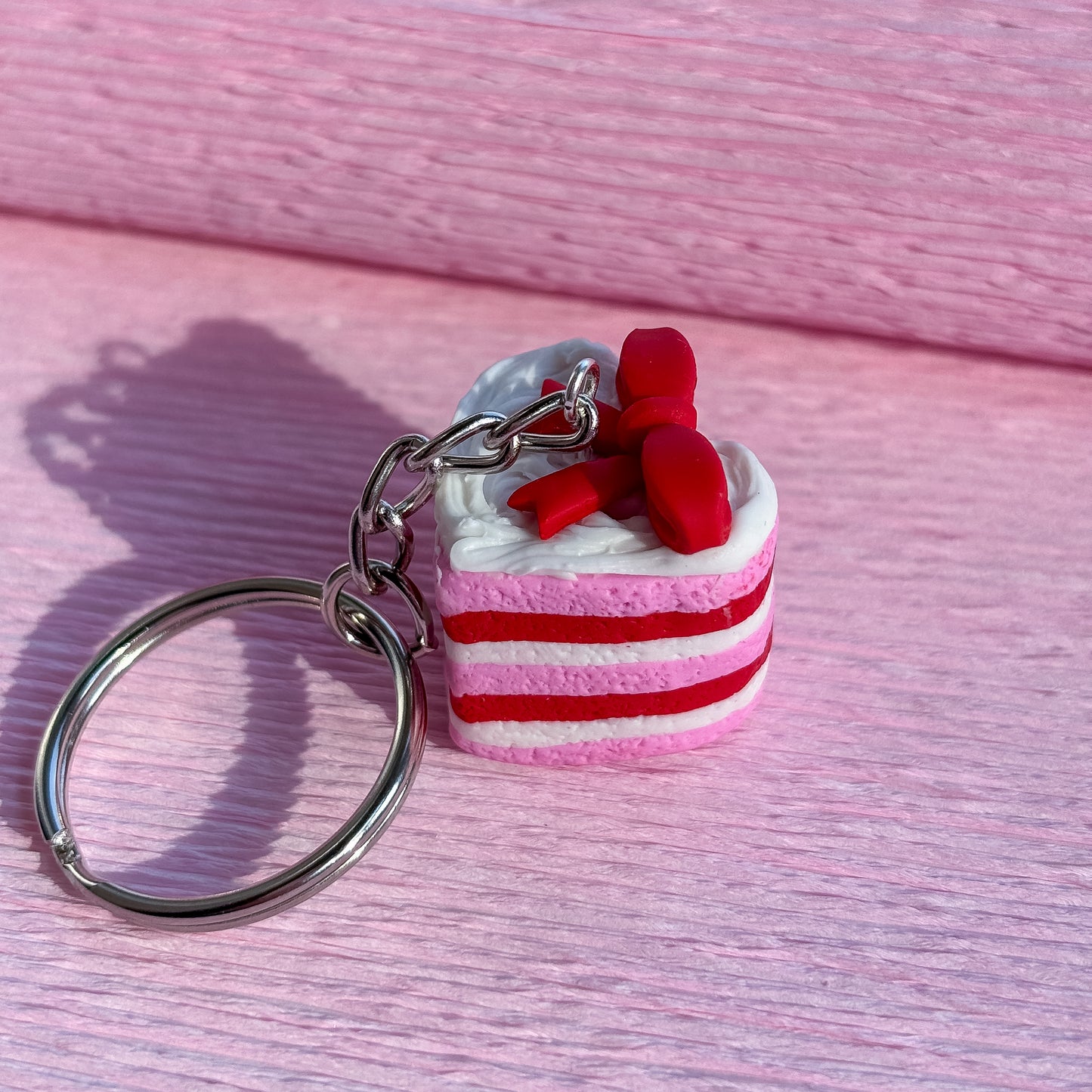 Rosette Cream Cake Keychain